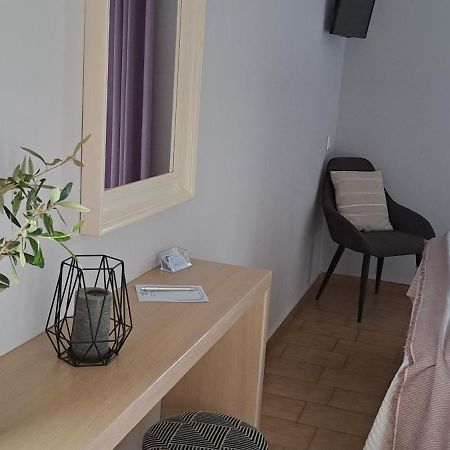 Viena Rooms & Apartments Παλαιοχώρα Εξωτερικό φωτογραφία