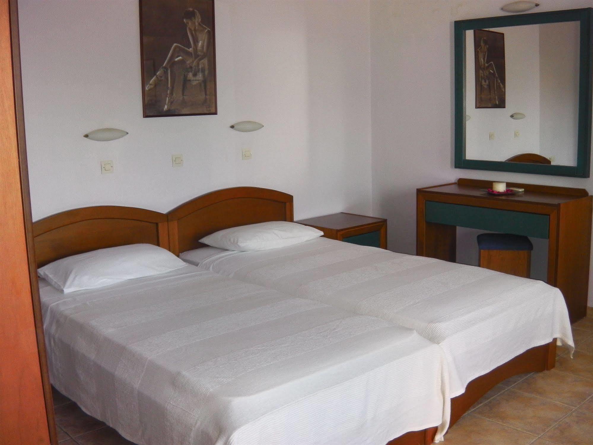 Viena Rooms & Apartments Παλαιοχώρα Εξωτερικό φωτογραφία