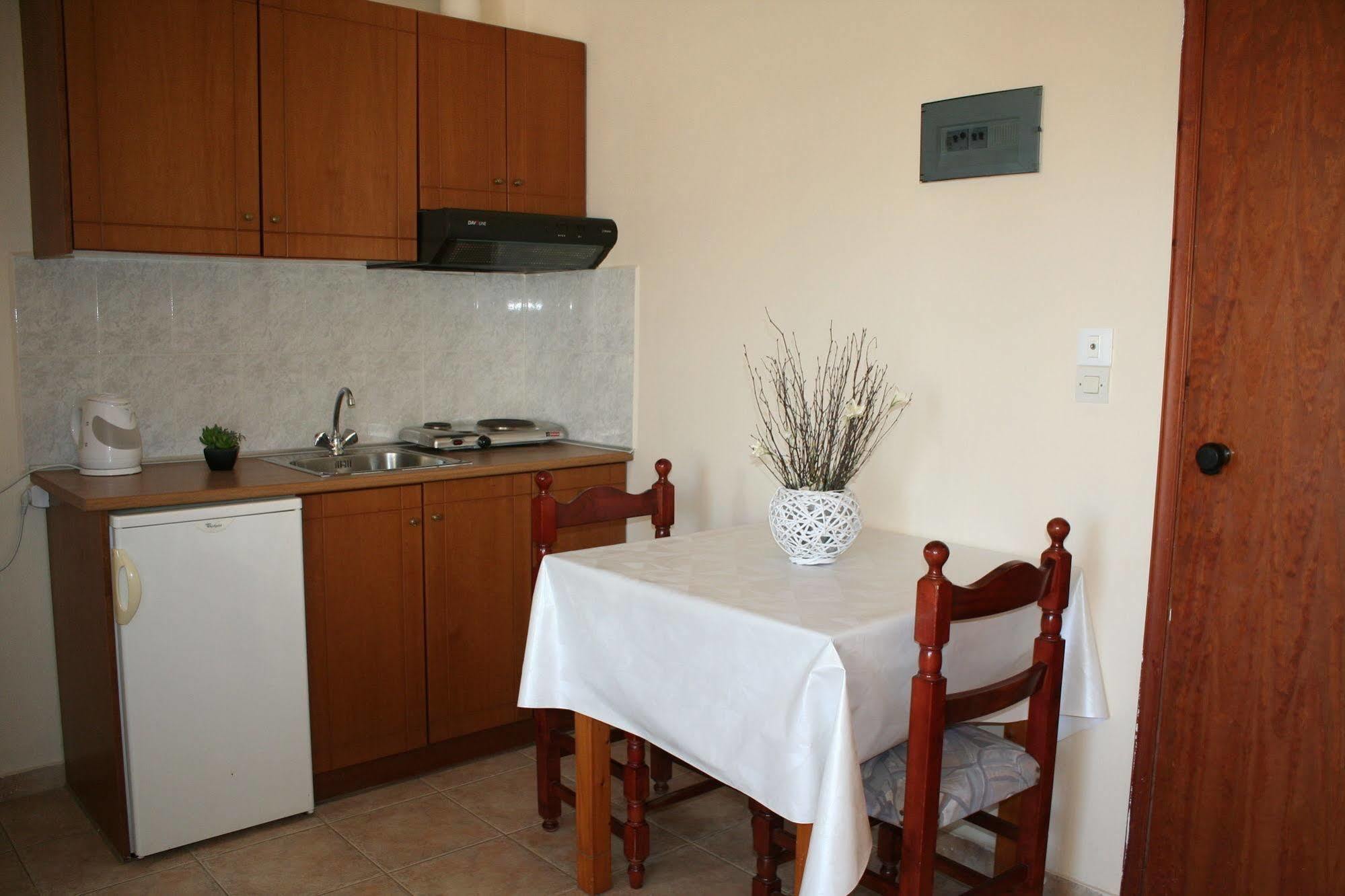 Viena Rooms & Apartments Παλαιοχώρα Εξωτερικό φωτογραφία